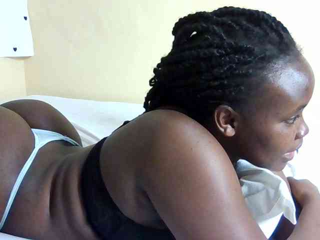 Horny-nasty-bitch webcam