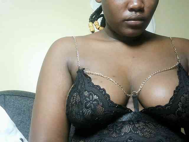 Horny-nasty-bitch webcam