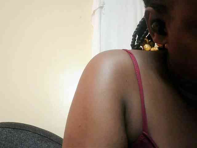 Horny-nasty-bitch webcam