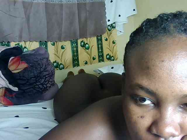 Horny-nasty-bitch webcam