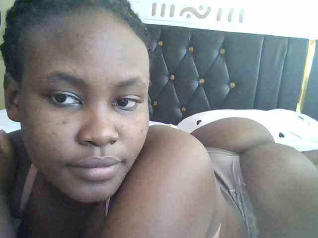 Horny-nasty-bitch webcam