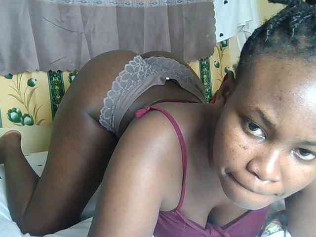 Horny-nasty-bitch webcam