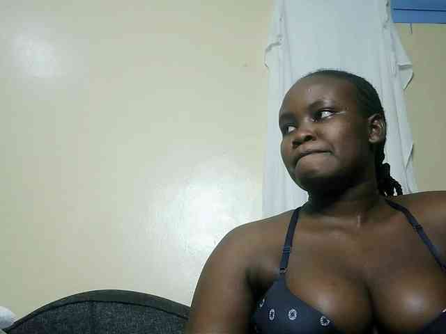 Horny-nasty-bitch webcam