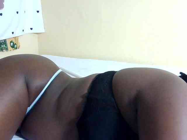 Horny-nasty-bitch webcam