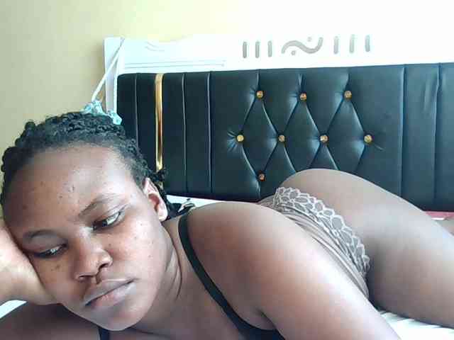 Horny-nasty-bitch webcam