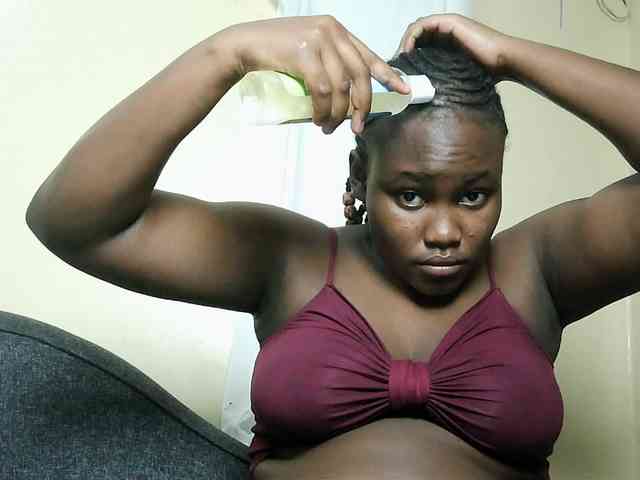 Horny-nasty-bitch webcam