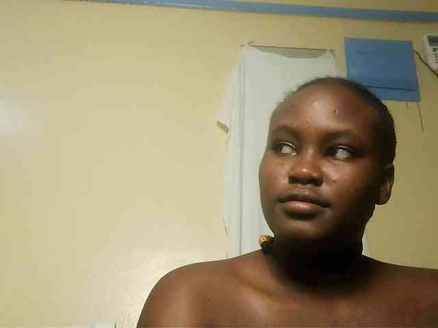 Horny-nasty-bitch webcam