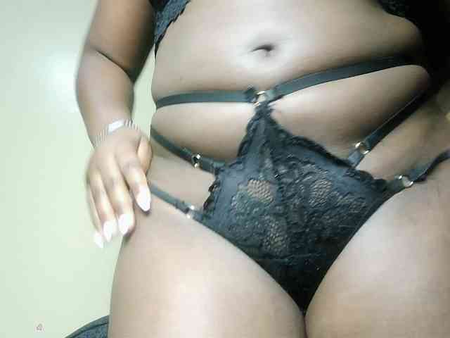 Horny-nasty-bitch webcam