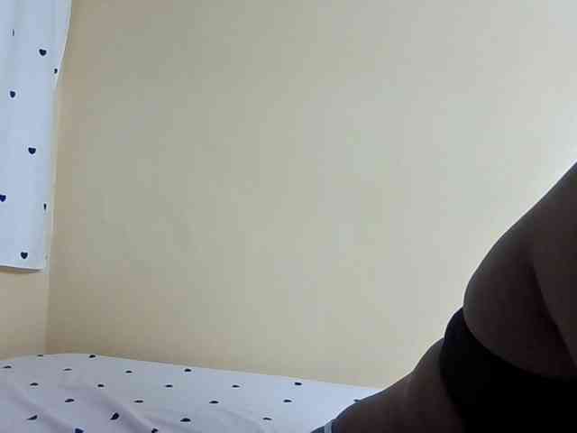 Horny-nasty-bitch webcam