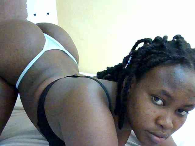 Horny-nasty-bitch webcam