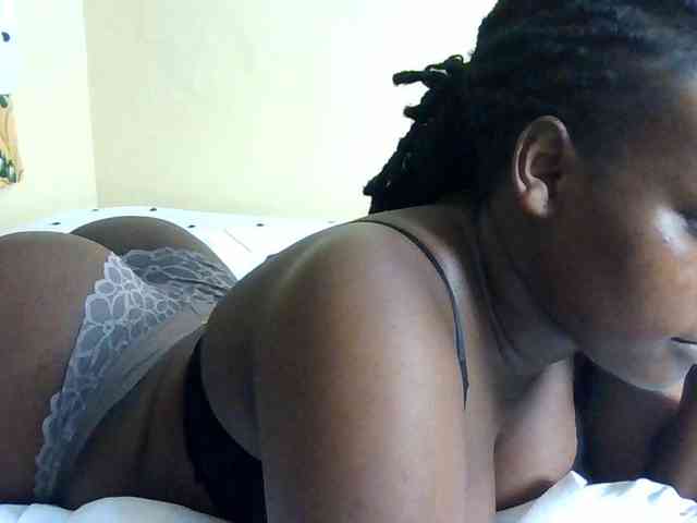 Horny-nasty-bitch webcam