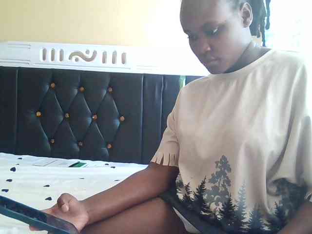 Horny-nasty-bitch webcam