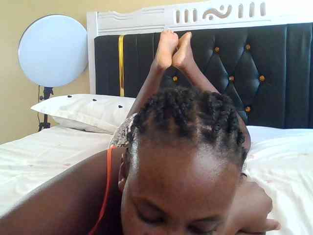 Horny-nasty-bitch webcam