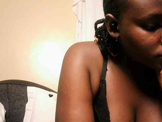 Horny-nasty-bitch webcam