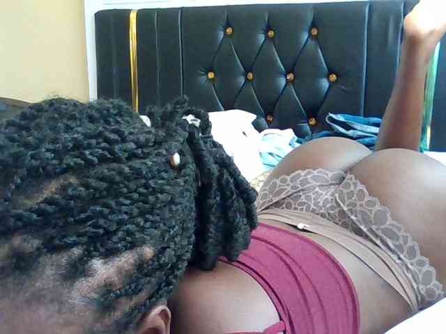 Horny-nasty-bitch webcam