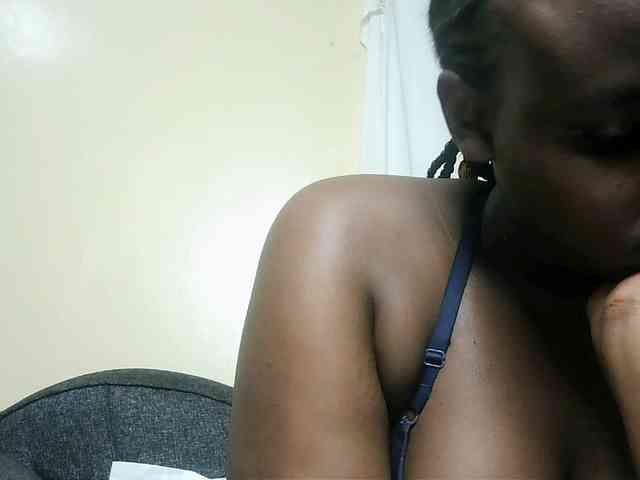 Horny-nasty-bitch webcam