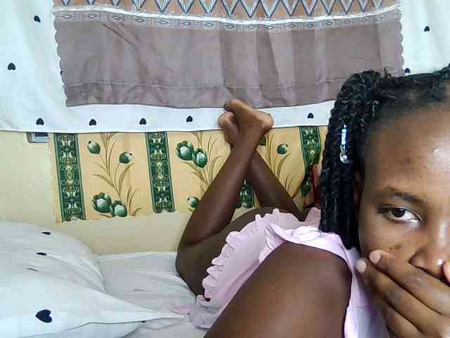 Horny-nasty-bitch webcam