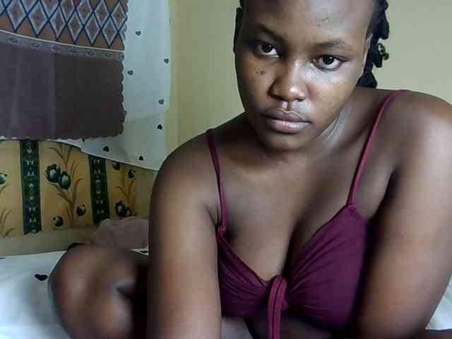 Horny-nasty-bitch webcam