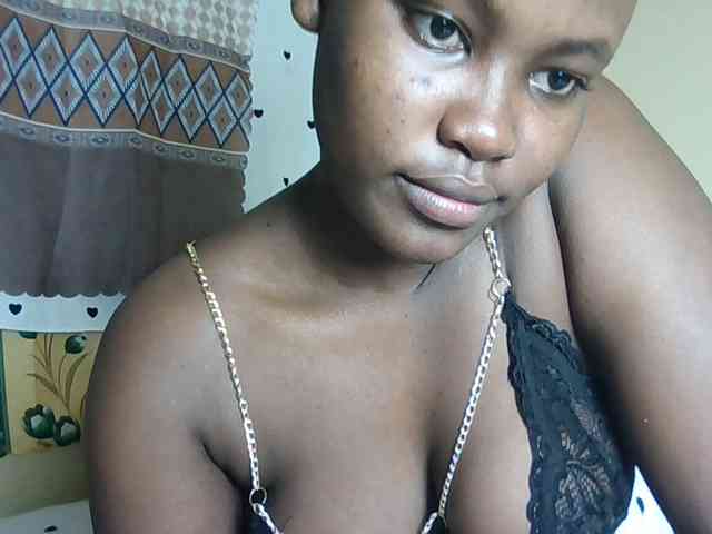 Horny-nasty-bitch webcam