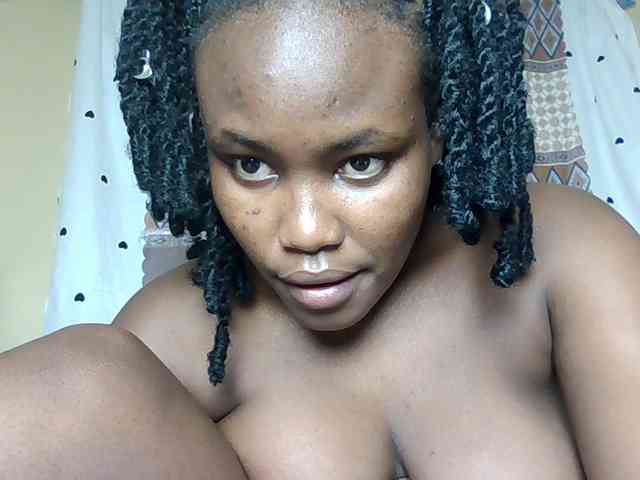 Horny-nasty-bitch webcam