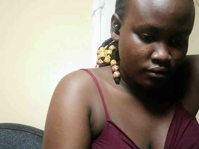 Horny-nasty-bitch webcam