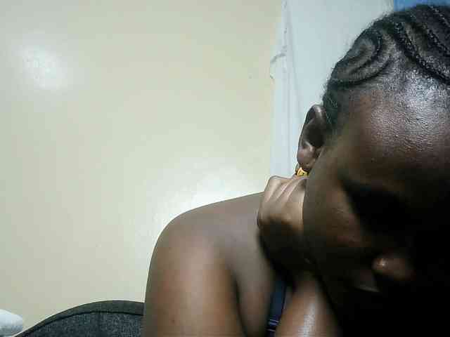 Horny-nasty-bitch webcam