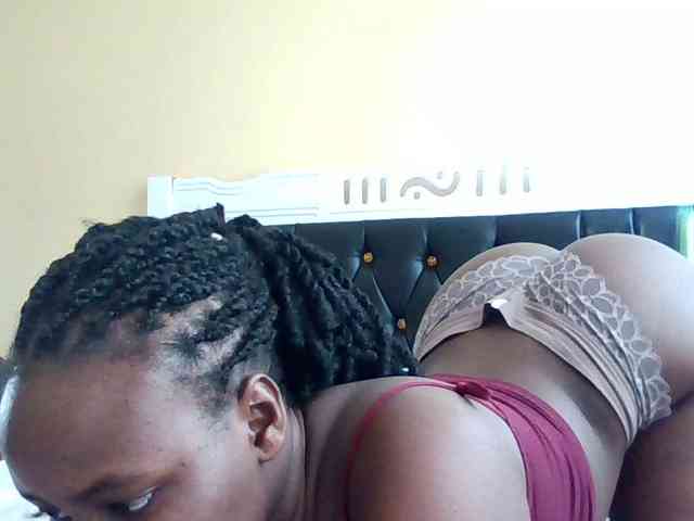 Horny-nasty-bitch webcam