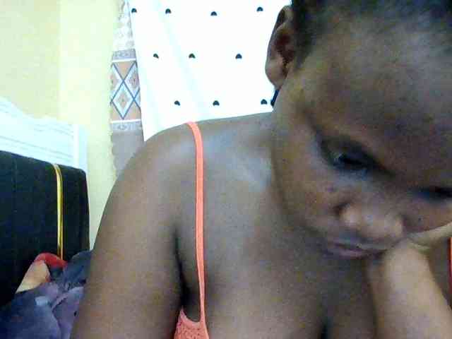 Horny-nasty-bitch webcam