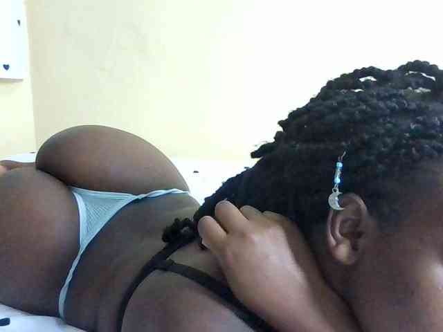 Horny-nasty-bitch webcam