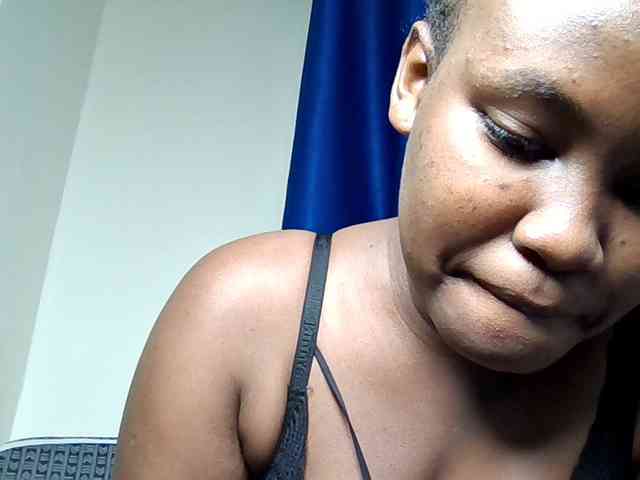 Horny-nasty-bitch webcam