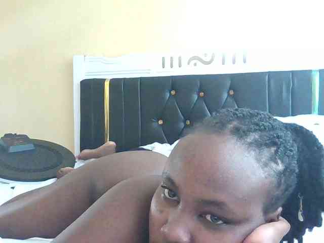 Horny-nasty-bitch webcam