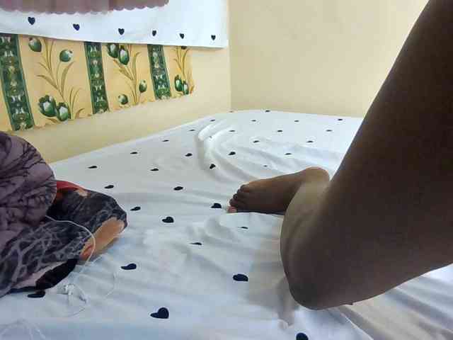 Horny-nasty-bitch webcam