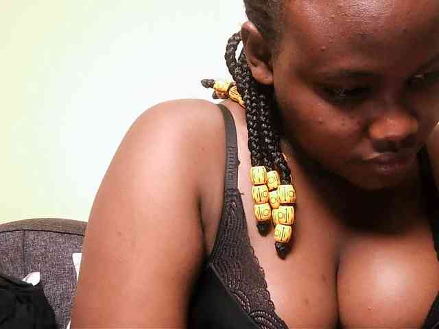 Horny-nasty-bitch webcam