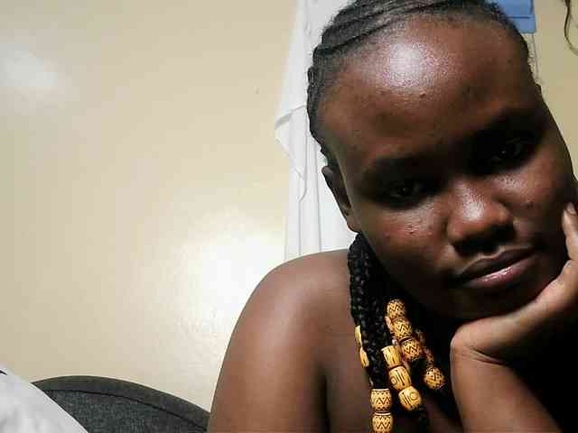 Horny-nasty-bitch webcam