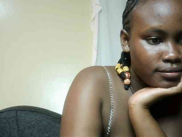 Horny-nasty-bitch webcam