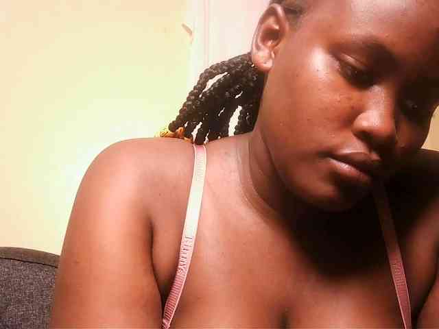 Horny-nasty-bitch webcam