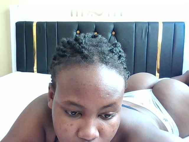 Horny-nasty-bitch webcam