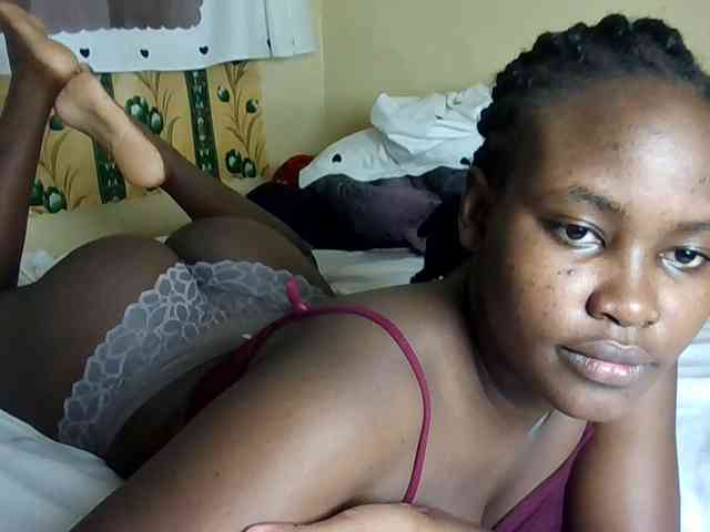 Horny-nasty-bitch webcam