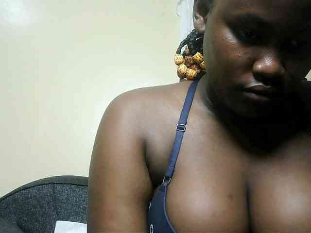 Horny-nasty-bitch webcam