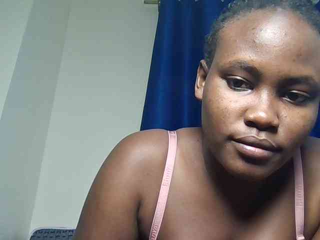 Horny-nasty-bitch webcam