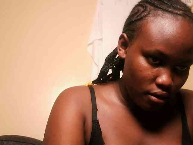 Horny-nasty-bitch webcam