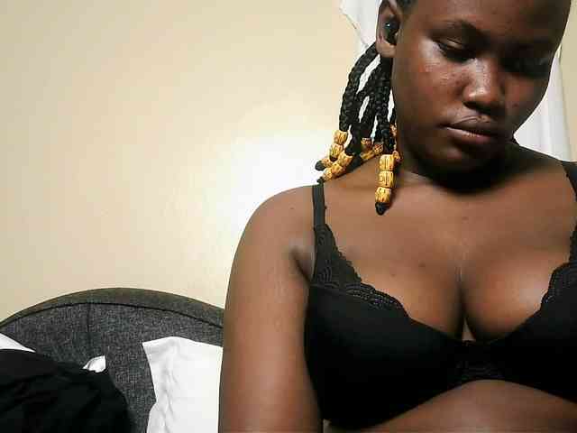 Horny-nasty-bitch webcam