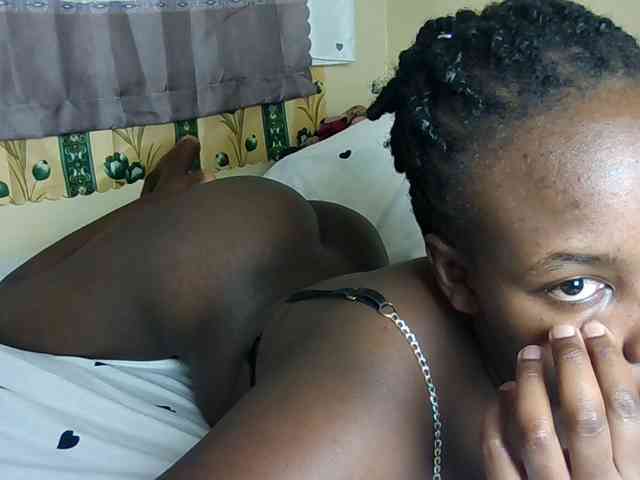 Horny-nasty-bitch webcam