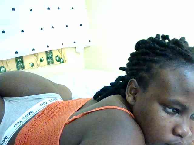 Horny-nasty-bitch webcam