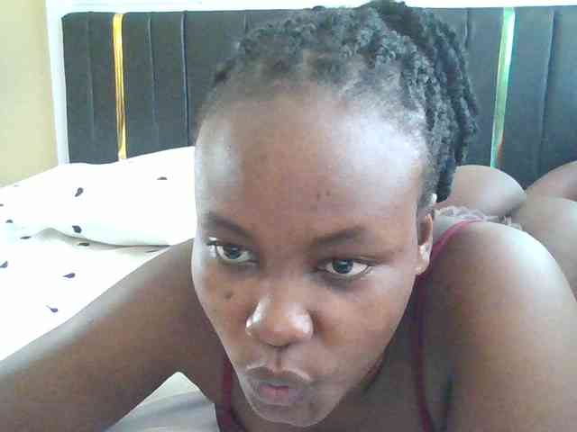 Horny-nasty-bitch webcam