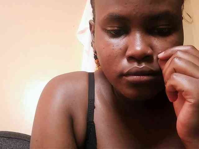 Horny-nasty-bitch webcam