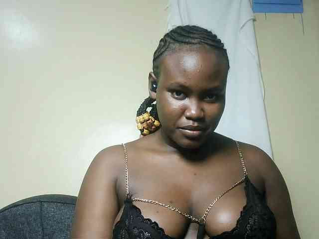 Horny-nasty-bitch webcam