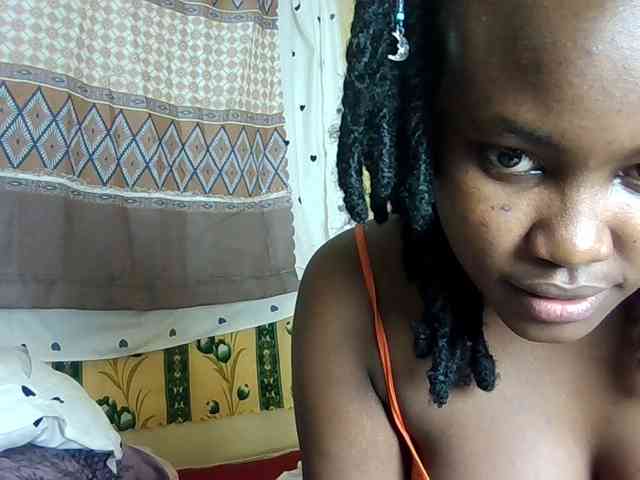 Horny-nasty-bitch webcam