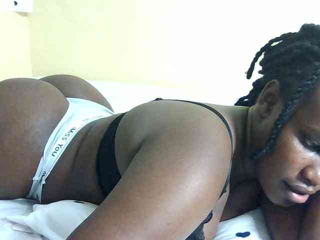 Horny-nasty-bitch webcam