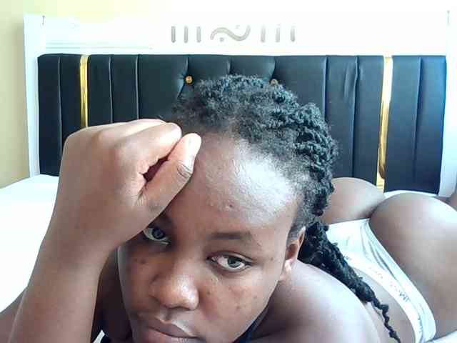 Horny-nasty-bitch webcam